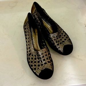 NWOB! 💥 Donald J. Pliner Neva Woven Metallic Wedge Peekaboo Sandal in Pewter 7